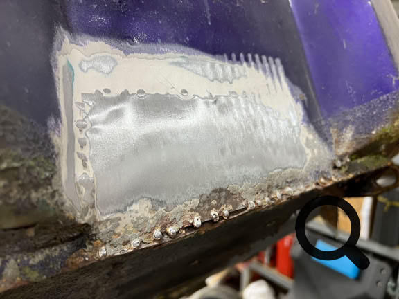 Alte "Reparaturbleche" müssen entfernt werden