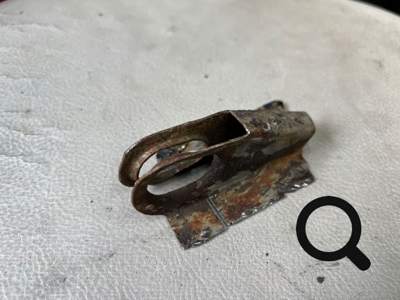 Abschleppöse gerichtet