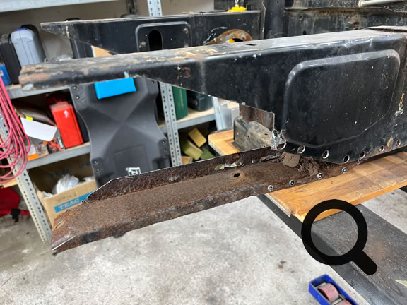 Rahmenheck links Unterseite muss ersetzt werden