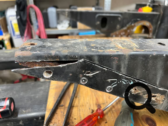 Rahmenheck links durchgerostetes Blech entfernen