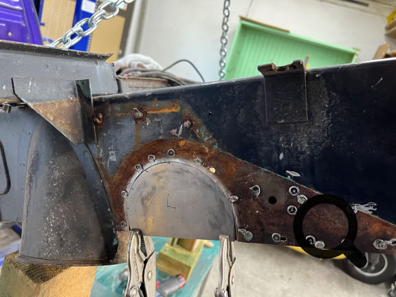 Durchgang zum Luftfilterkasten werden verschlossen