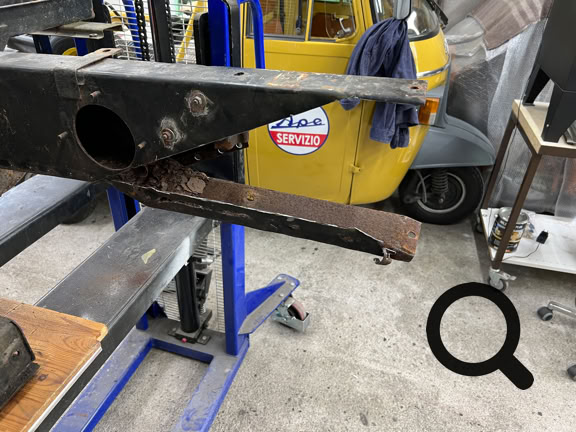 Rahmenheck links Unterseite durchgerostet